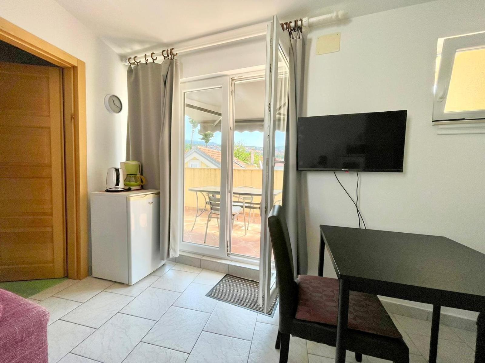 Apartmani Mauro Sa Terasom Crikvenica Eksteriør billede